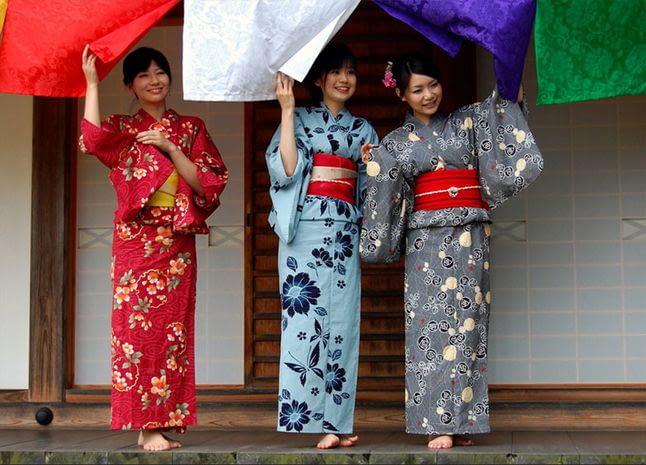 Какую ткань лучше выбрать для пошива кимоно?