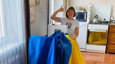 Из чего сшить флаг Украины в домашних условиях?
