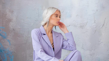 Мода весны 2026: платья, костюмы и цвета Pantone