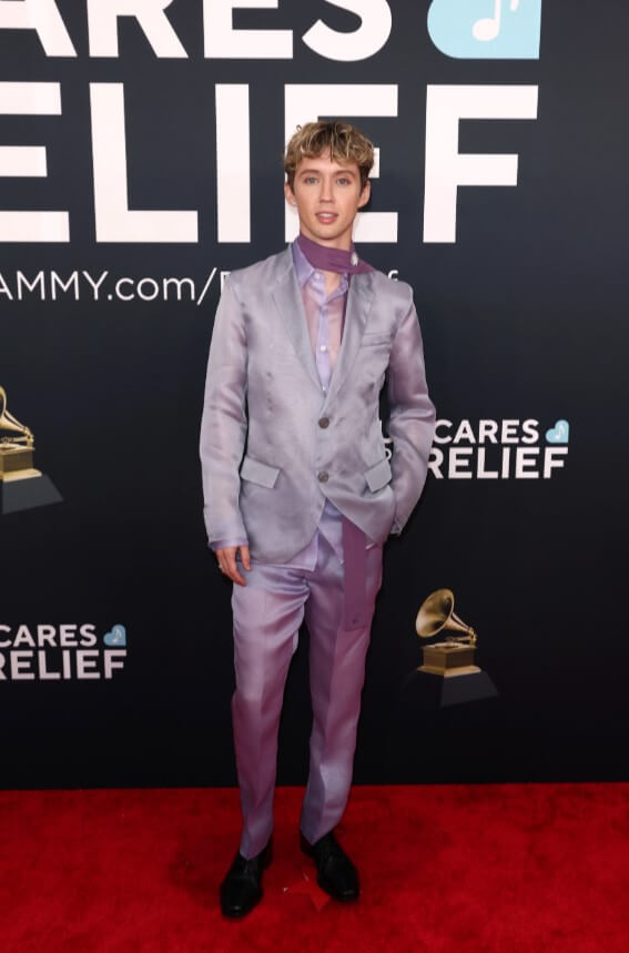 67-muzichna-premiya-grammy-awards-povtoryuyemo-obrazi-zirok-5