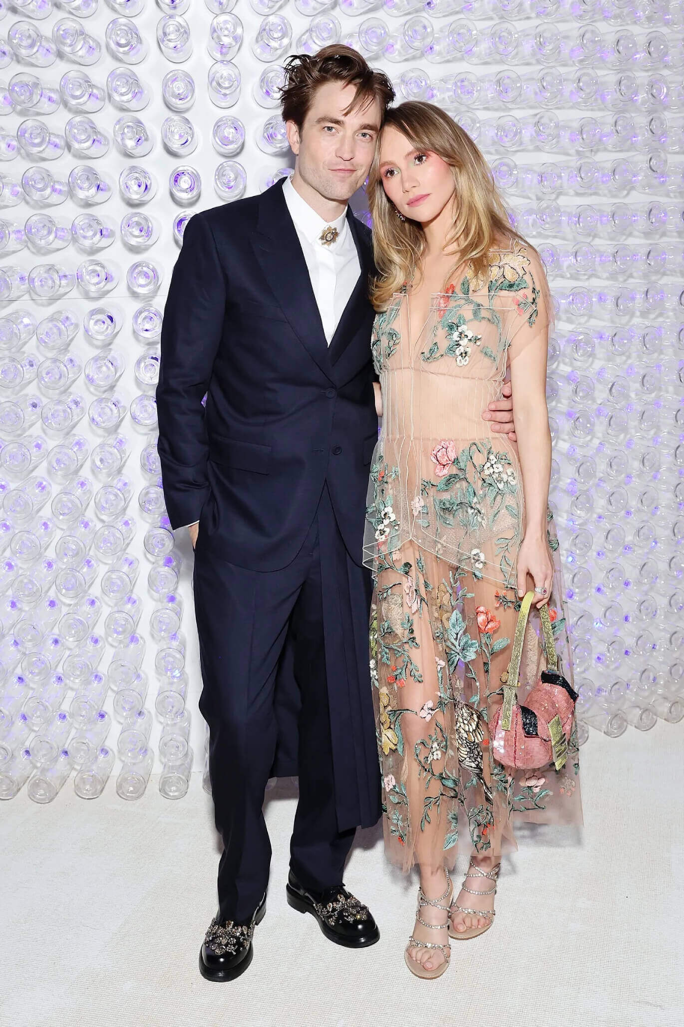 guchni-elegantni-ta-shaleni-obrazi-na-vechirczi-met-gala-6