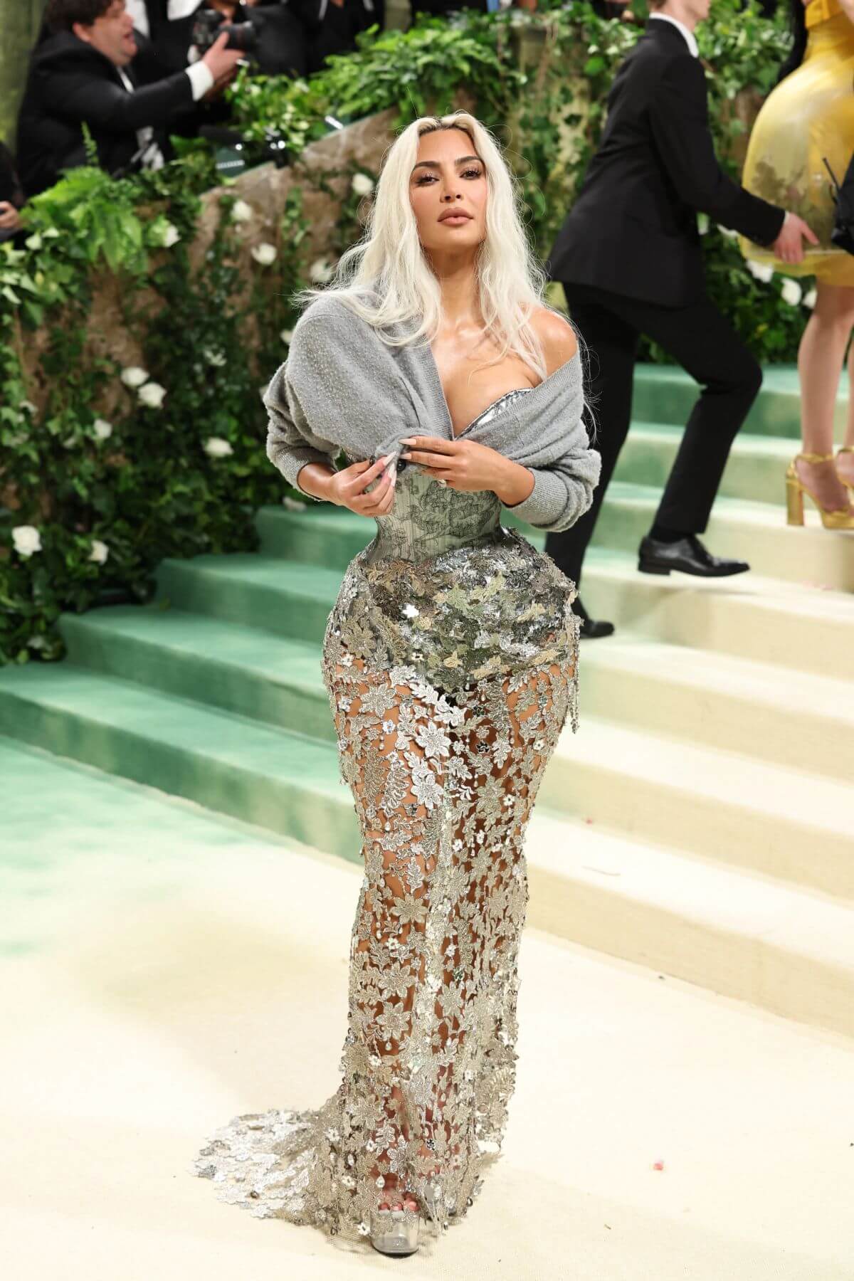 met-gala-2024-obrazi-z-vechirki-scho-vrazili-svit-8
