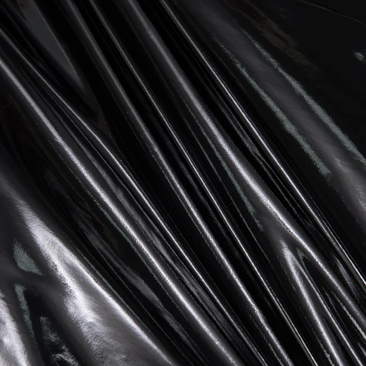 Плащова  VINYL лаке чорна